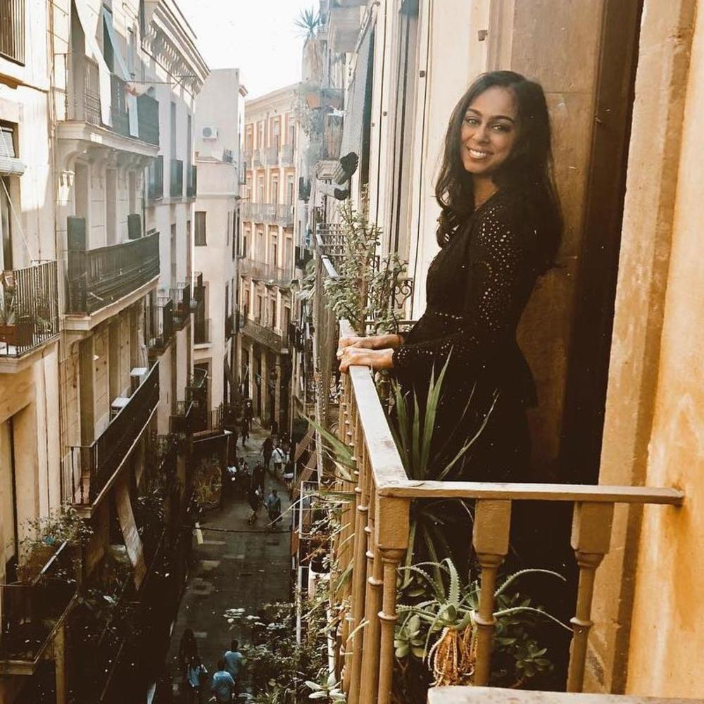 Meet your Posher, Kavya